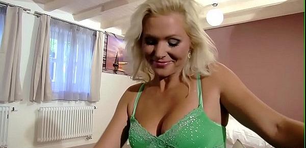  Glamcore MILF assfucked deeply by BBC